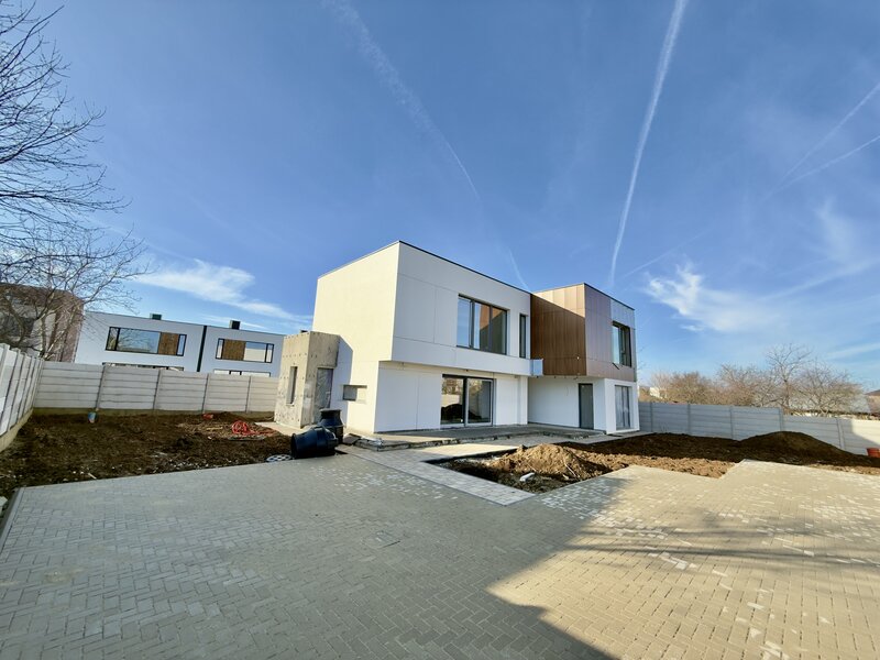 Tunari, vila individuala moderna, zona rezidentiala, langa padure