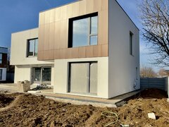 Tunari, vila individuala moderna, zona rezidentiala, langa padure